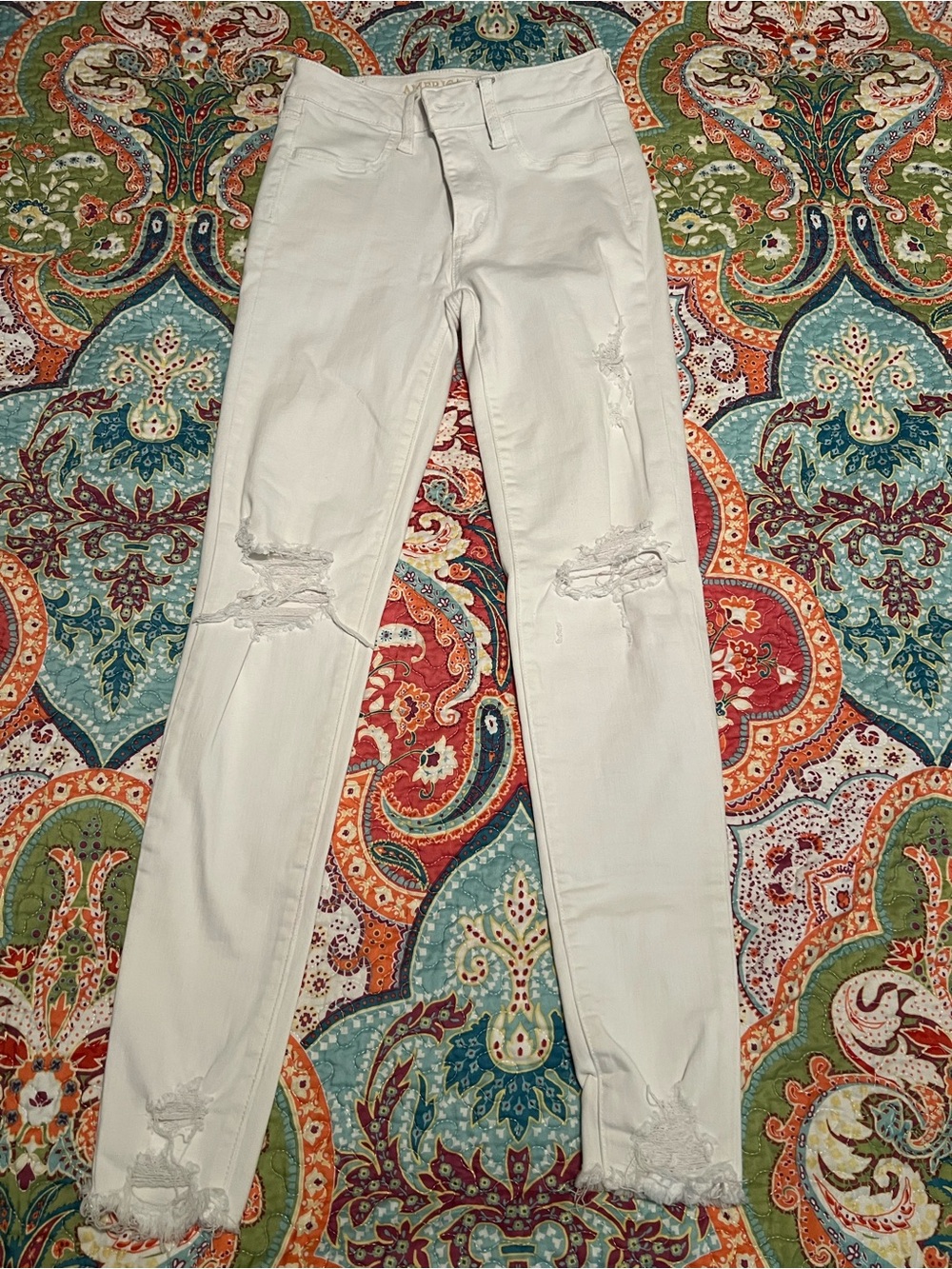 AE Distressed Women’s HiRise Jeggings